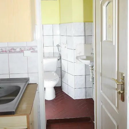 100-sio Matejki Hostal
