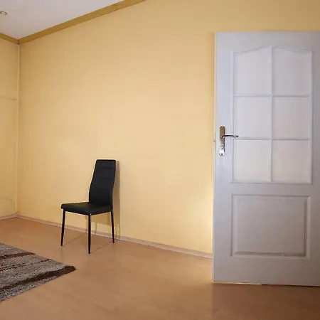 100-sio Matejki Hostal *