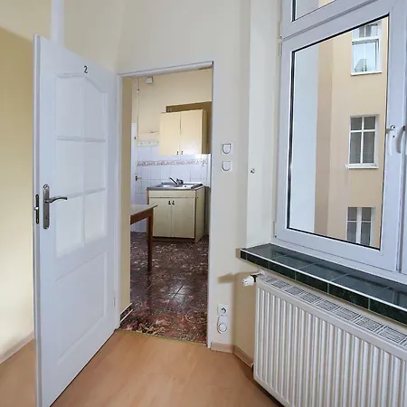100-sio Matejki Hostal